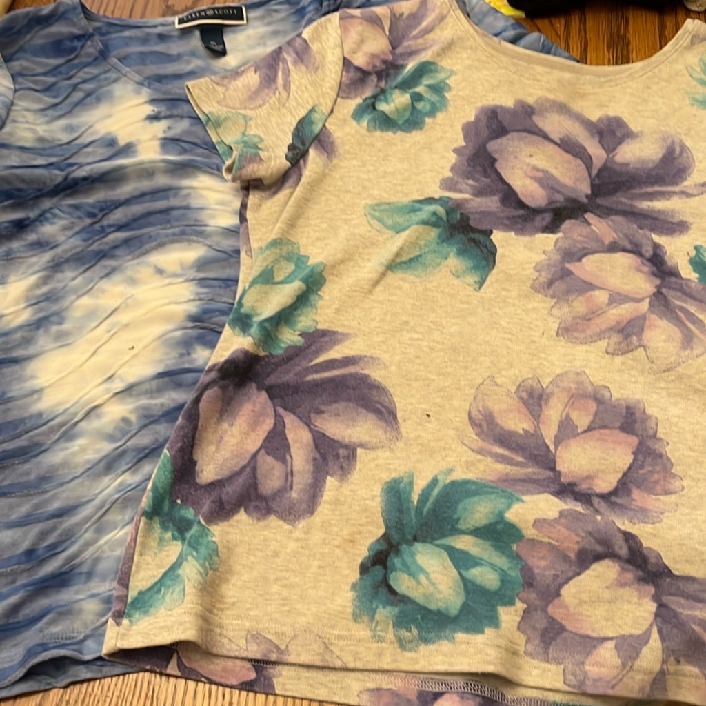2 Tees